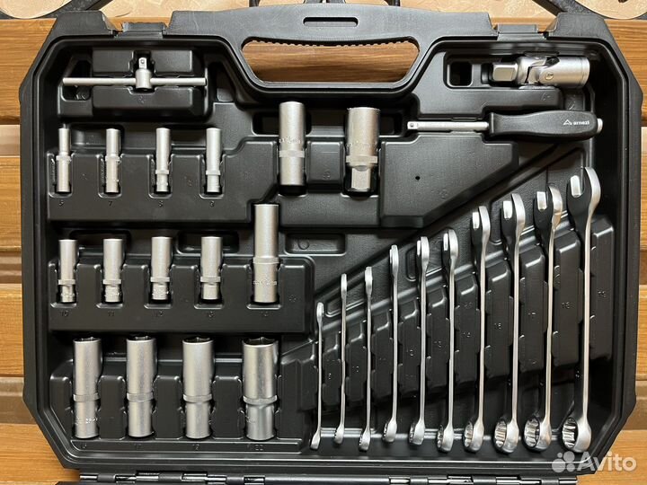 Набор инструментов в автосервис