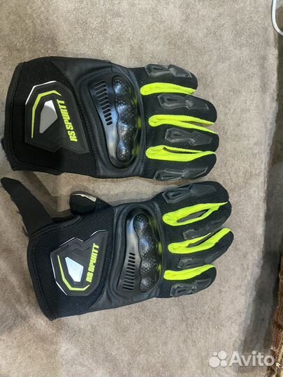 Продается шлем, балаклава и перчатки