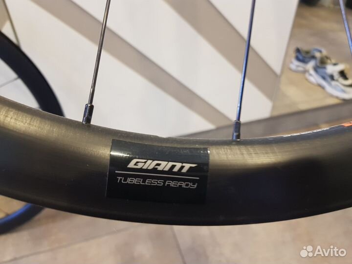 Шоссейные бескамерные аэро колёса Giant PA2