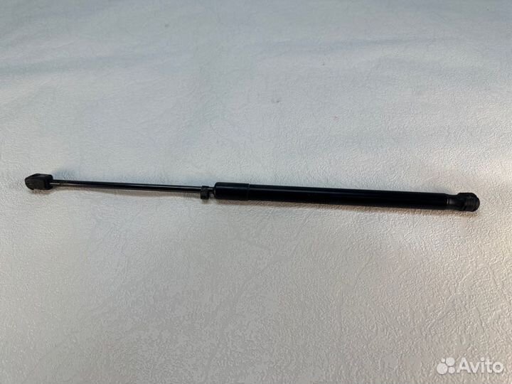 Амортизатор крышки багажника Opel Astra Z18XE 2008