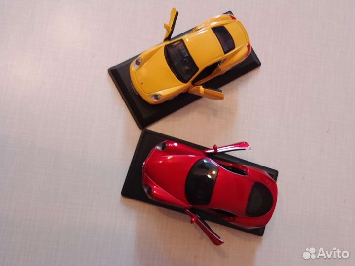 Машинки на подставке