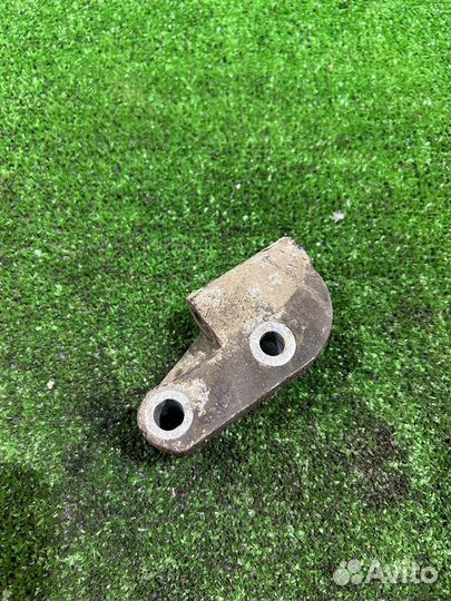 Кронштейн генератора Chevrolet Captiva C100 Z24SED