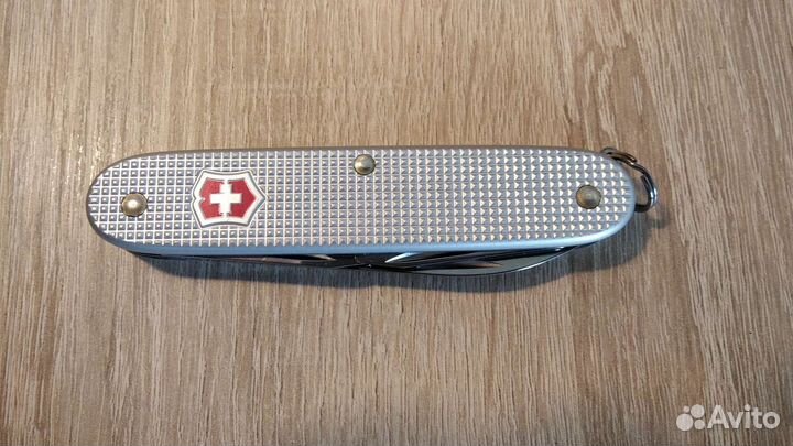 Нож перочинный Victorinox Pioneer Alox 0.8201.26