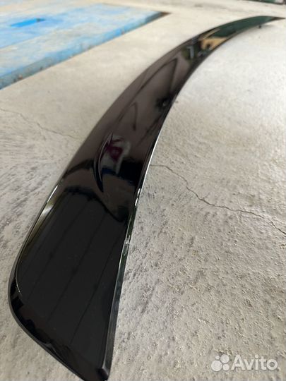 Оригинальный спойлер на Ford Mustang