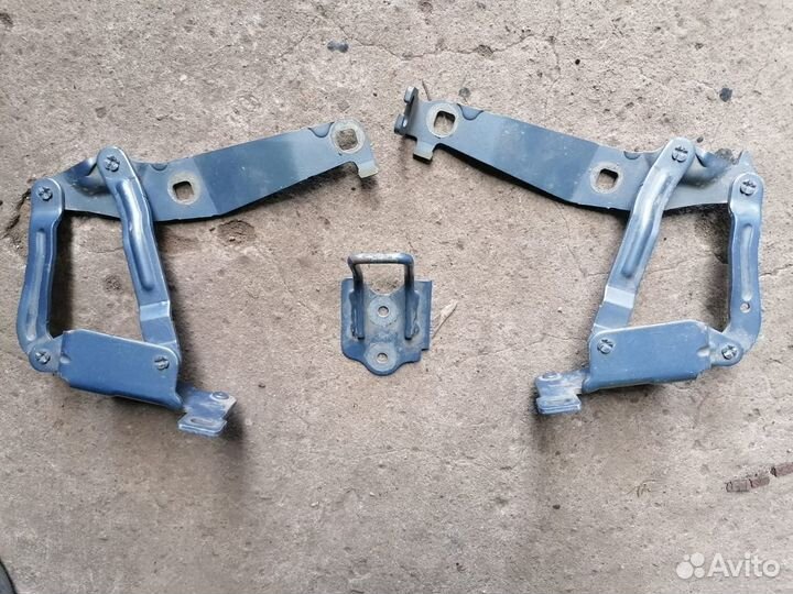 Петли капота Renault Scenic2/Grand Scenic2