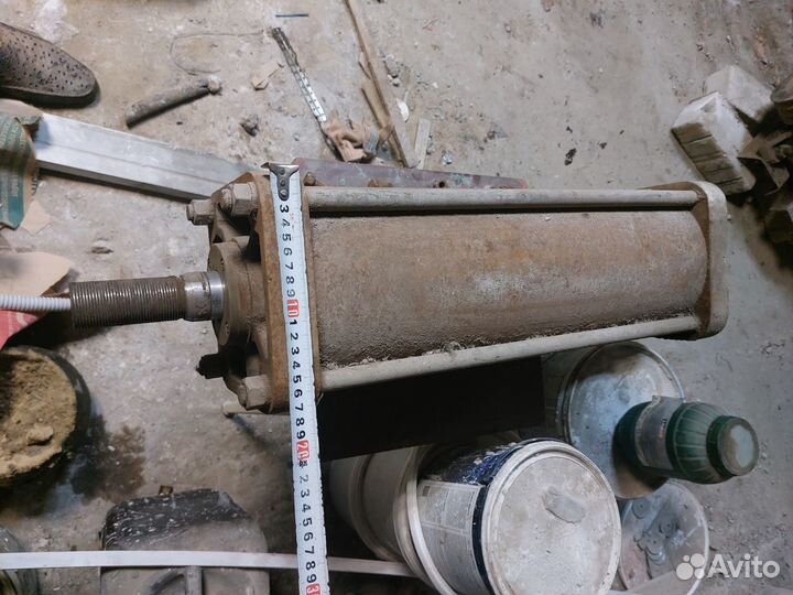 Пневмоцилиндр штоковый