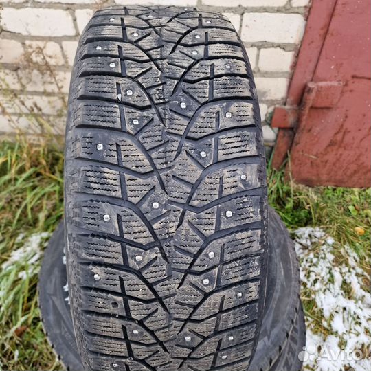 Bridgestone Blizzak Spike-02 255/55 R17 98T