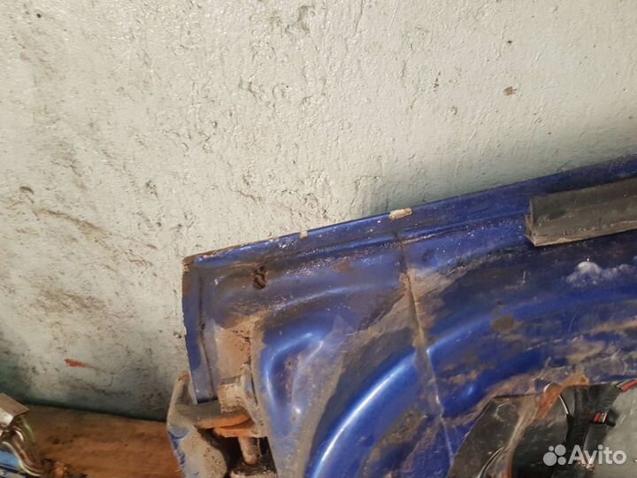 Toyota carina e дверь