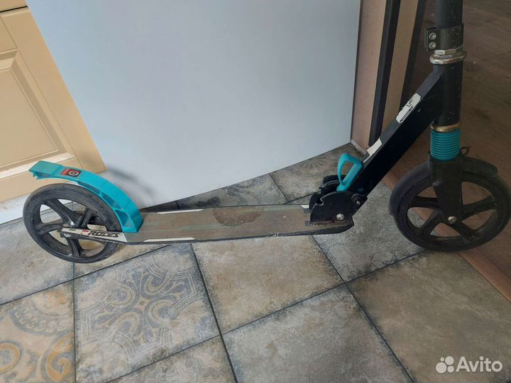Продаю 2 самоката Roces