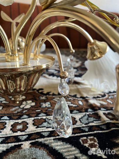 Продам люстру