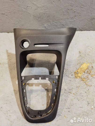 Накладка коробки передач Renault Kaptur