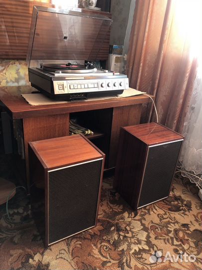 Виниловый проигрыватель