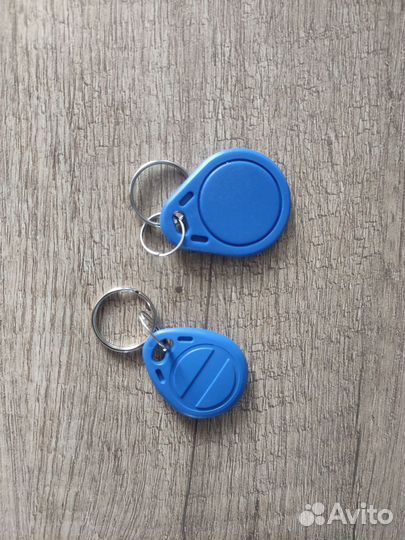 Ключи от домофона стикер на телефон