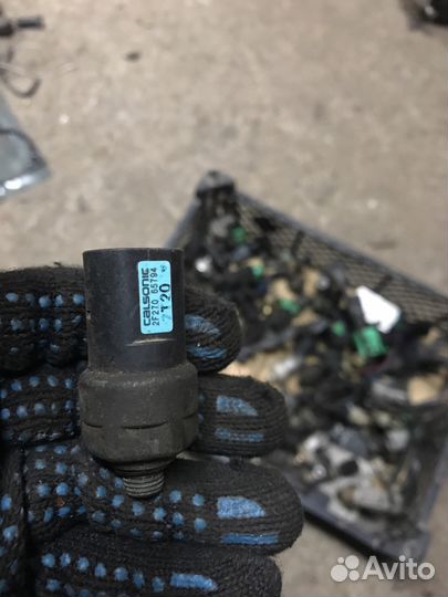 Датчик давления кондиционера Nissan 9213772B00