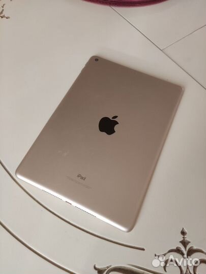 iPad 5 9.7 (2017) A1822