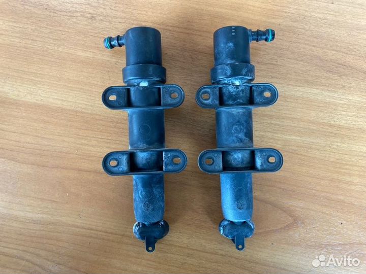 Форсунка омывателя фар Skoda Superb универсал сffb