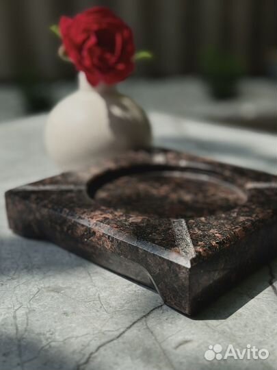 Пепельница из гранита
