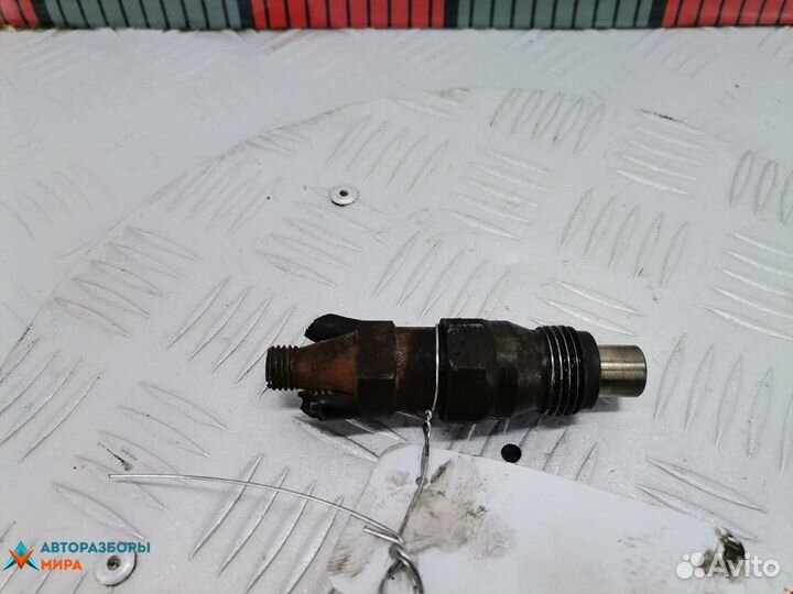 Форсунка Renault Laguna рест. 2001 7701033826