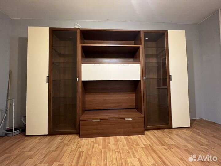 Стенка в гостиную