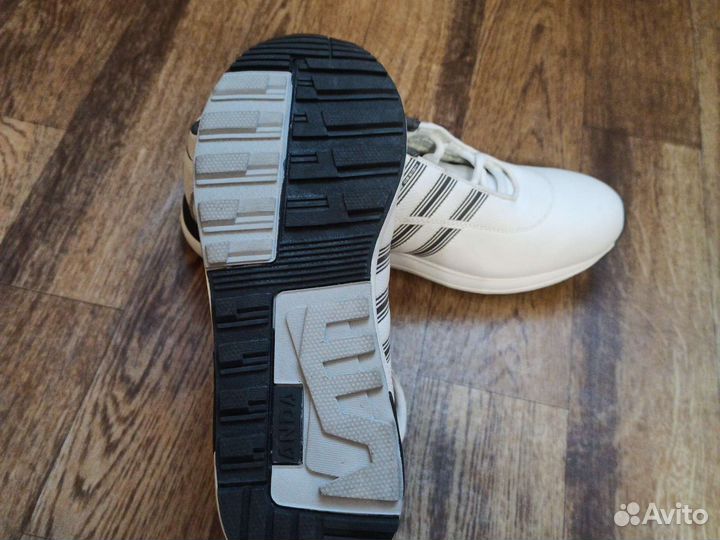 Кроссовки мужские 42 размер
