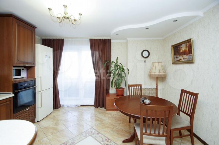 4-к. квартира, 132 м², 5/6 эт.