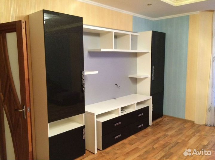 Зеркальный шкаф