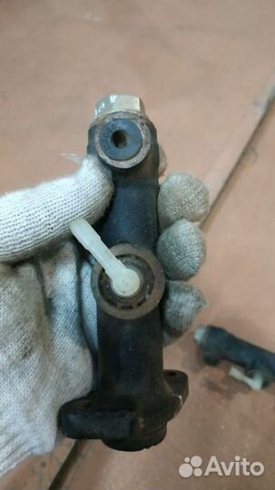 Главный цилиндр сцепления 2101