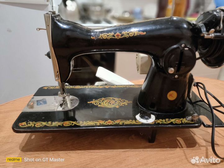 Швейная машина с электро приводом