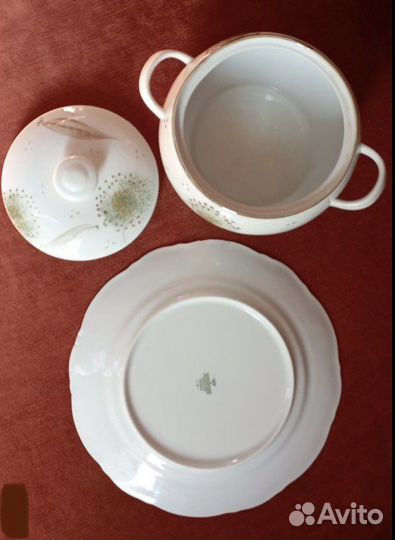 Супница и тарелка