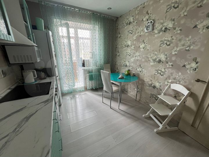 2-к. квартира, 62 м², 1/4 эт.