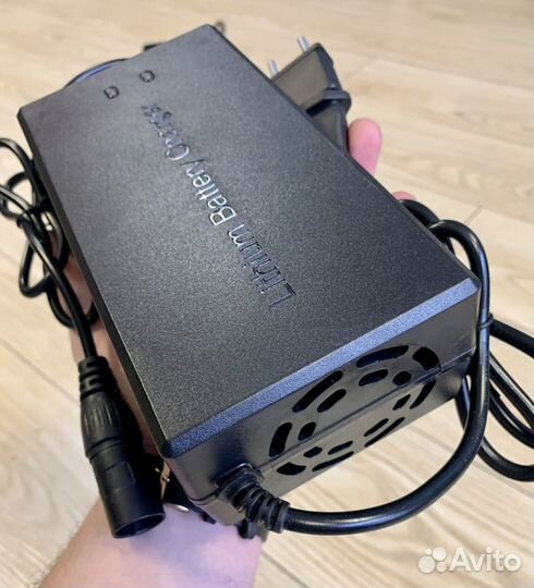 Зарядное устройство 52v (58.8) -5А Kugoo (куго) G1