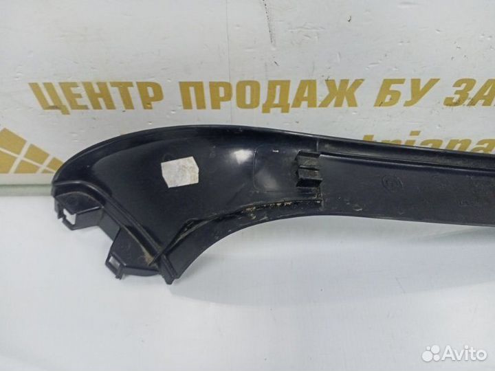 Обшивка двери багажника правая Bmw X3 E83