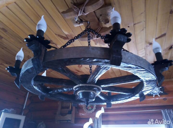 Люстра из дерева