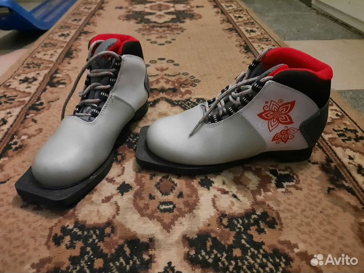 Лыжные ботинки классические spine
