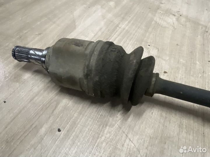 Привод передний правый Nissan March K12 с2002-2010