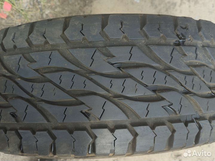 Bridgestone Dueler A/T 275/70 R16