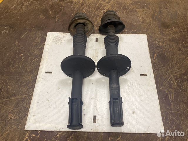 Стойки передний Renault logan 1