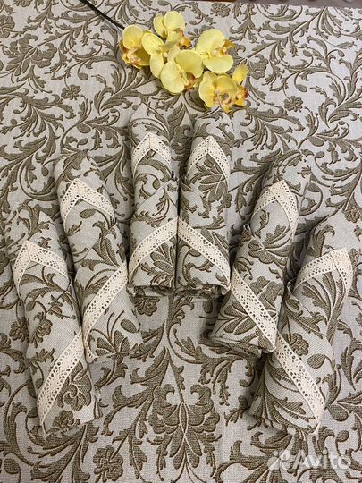 Скатерть с салфетками