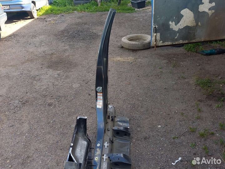 Правый порог субару трибека