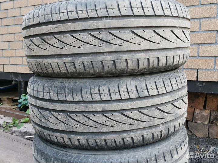 Continental ContiPremiumContact 215/55 R16 93Y