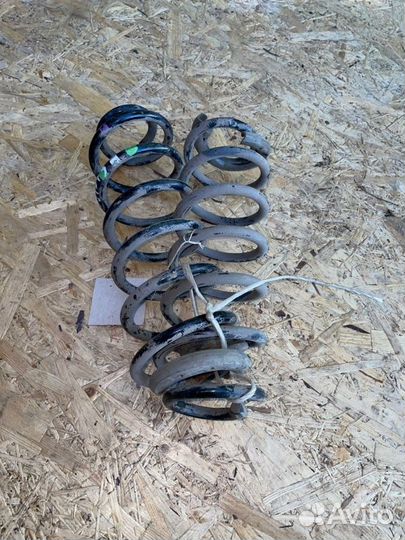 Пружина подвески задняя Peugeot 308 хейчбек EP6