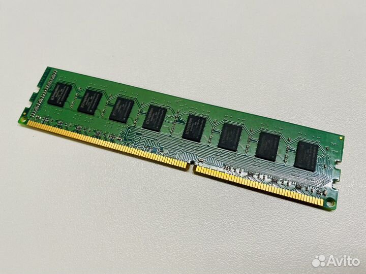 Оперативная память 8Gb (4Gbx2) DDR-III Kingston