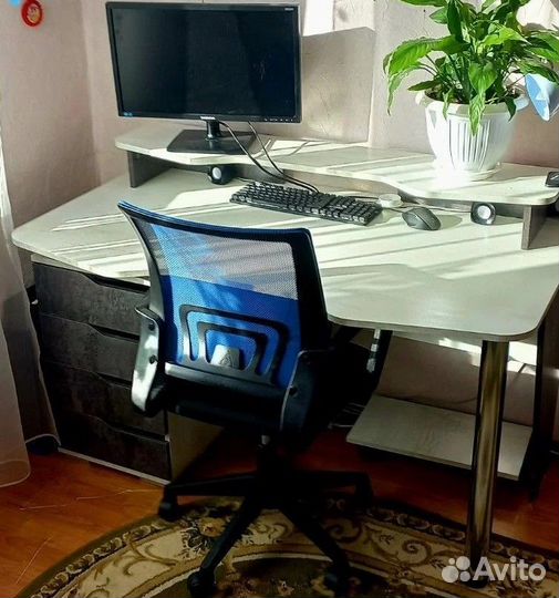 Новый компьютерный стол Геймер фабрики Термит