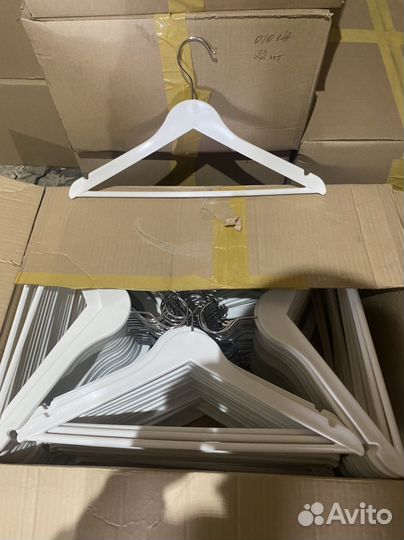 Вешалки плечики IKEA белые