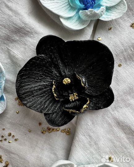 Брошь ручной работы 