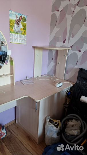 Стол письменный