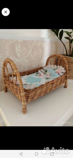 Кроватка плетёная для кукол