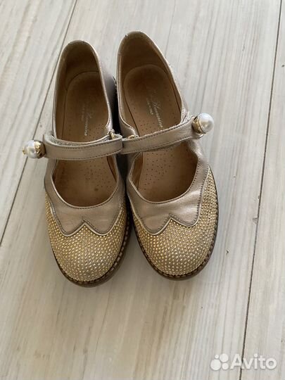 Туфли фирмы blumarine