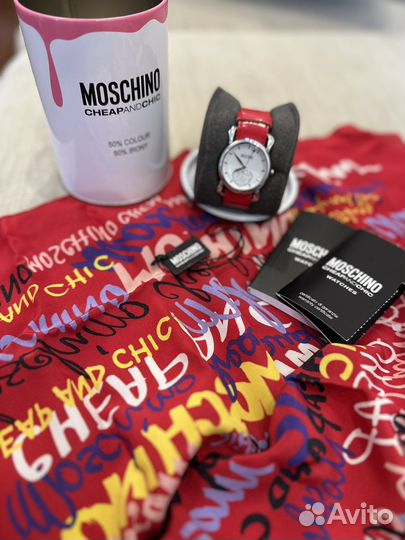 Часы moschino