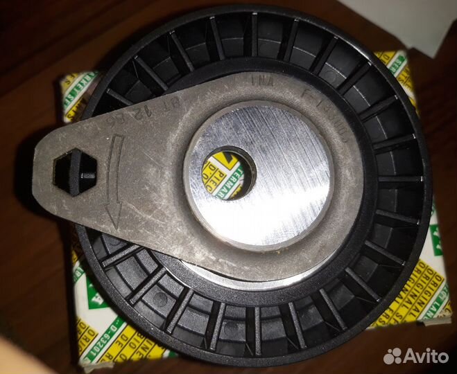 Ролик ремня грм INA 531 0570 10